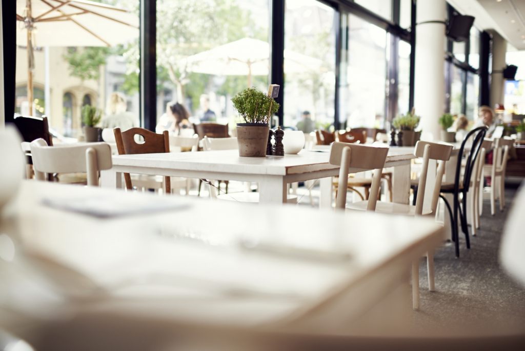 Die Tische sind gedeckt für Sie im il Boccone Konstanz