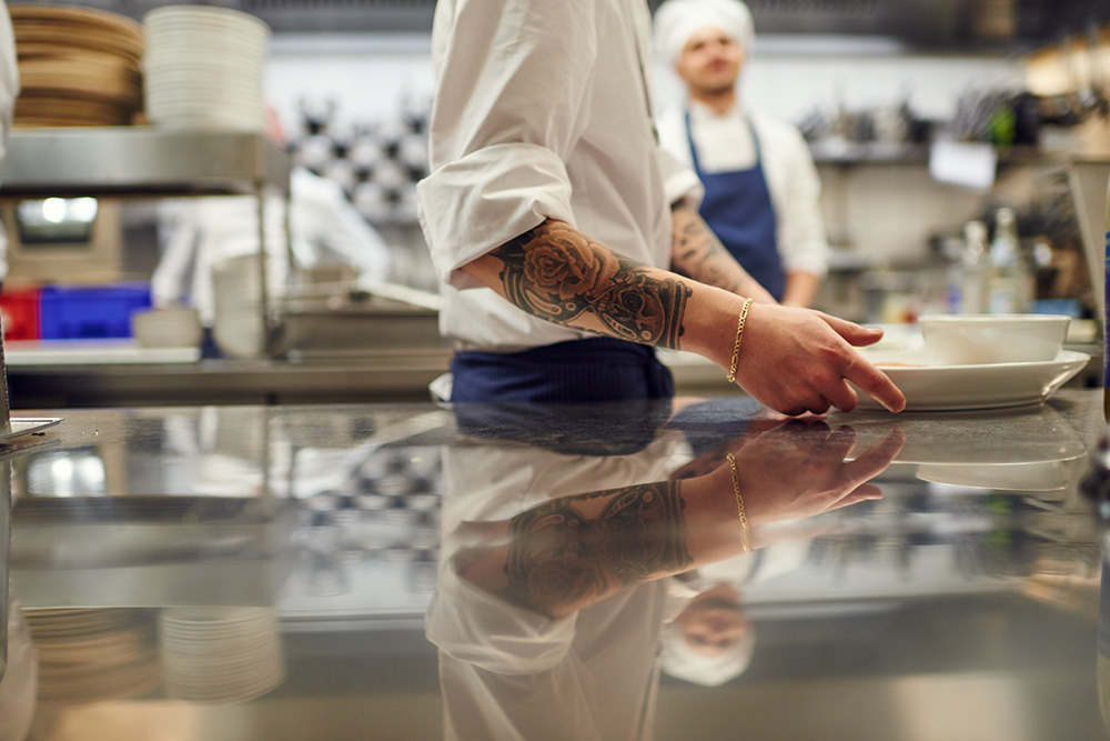Leidenschaft beim Kochen im il Boccone Konstanz