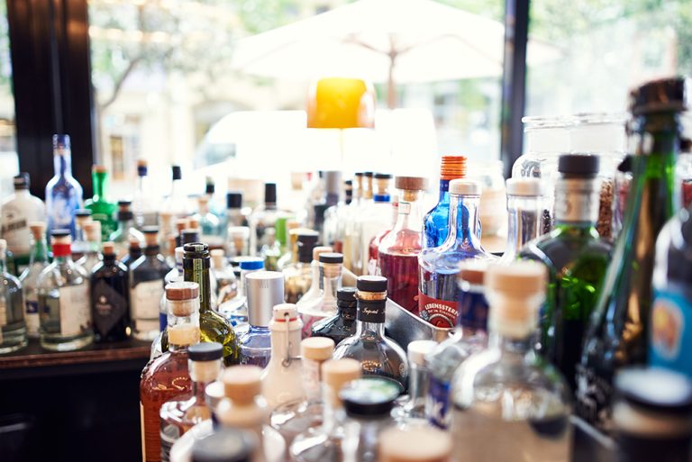 Große Spirituosen- und Gin-Auswahl an der Bar des il Boccone Konstanz